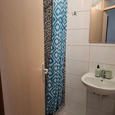 Nana Vlasic * Sisava